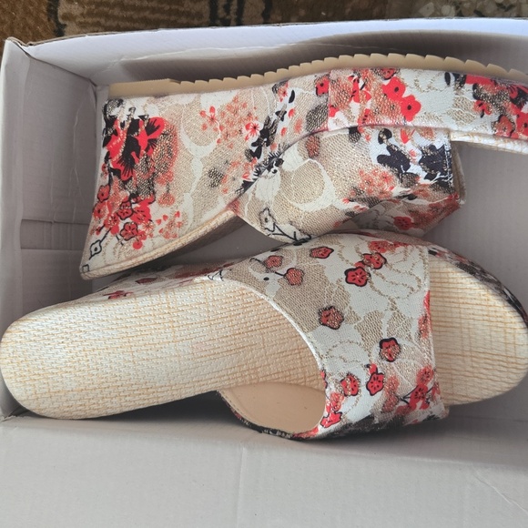 Floral Wedge Sandals - Picture 1 of 2